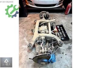 BMW F10 ARKA TAKIM ARKA YÜRÜYEN KOMPLE