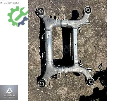 BMW 5 Serisi Arka Travers çıkma parça