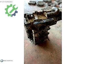BMW F10 N20 SİLİNDİR KAPAĞI ORJİNAL