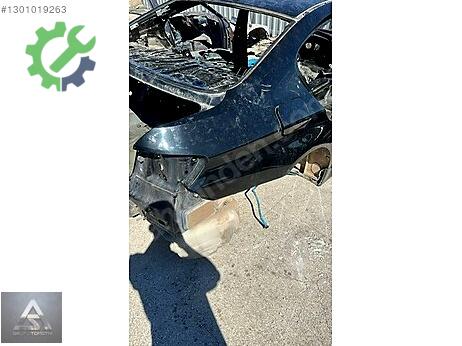 BMW 5 Serisi Sağ Arka Çamurluk çıkma parça