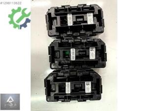 BMW F20 F22 F30 F32 SİGORTA KUTUSU ÇIKMAA ORJ 9389070
