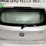 BMW F20 SEDEF BEYAZ DOLU ORJİNAL BAĞAJ KAPAĞI