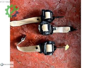 BMW F30 ARKA EMNİYET KEMERLERİ