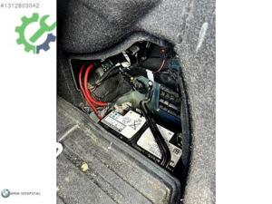 BMW F30 ORJİNAL AKÜ AKÜ TUTACAĞI DEMİRİ