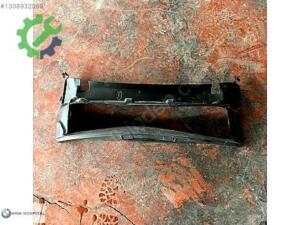 BMW F32 F33 HAVA GİRİŞ KANALI PARÇASI