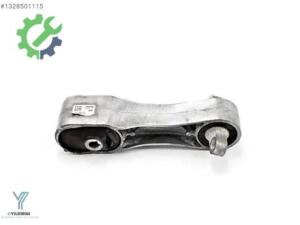 BMW F40,F44 B37,B38 ORİJİNAL MOTOR KULAĞI 22119454384