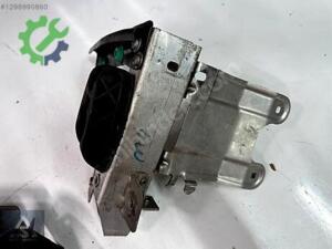 BMW F80 M4 M3 RADYATÖR ALT BRAKETİ AYAĞI ÇIKMA ORJ 8054313