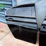 BMW G30 SAĞ ARKA SİYAH DÜZ HATASIZ