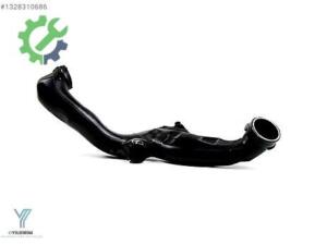 BMW N57S ORİJİNAL TEMİZ HAVA BORUSU 13717805482