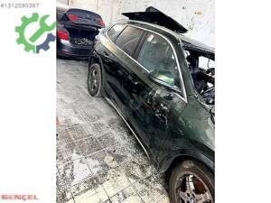 BMW X1 Sağ Ön Kapı Çıkma