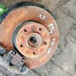 BMW X1 E84 SAĞ ÖN TAŞIYICI FREN MERKEZİ