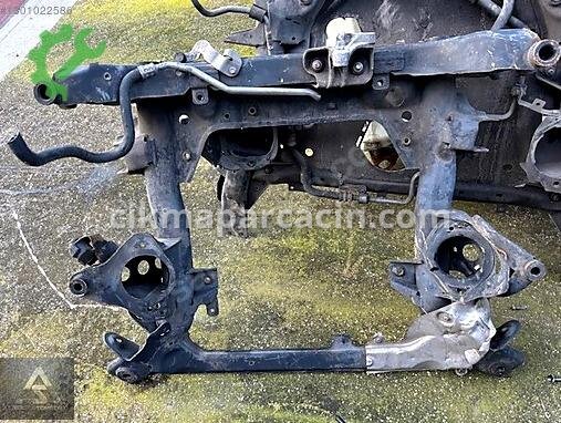 BMW X1 Travers çıkma parça