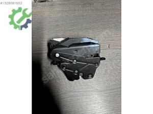 BMW X5 BAGAJ KİLİDİ 7111008