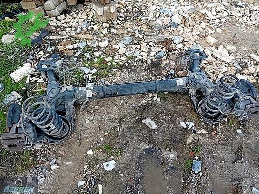 Citroen Berlingo Arka Taşıyıcı çıkma parça