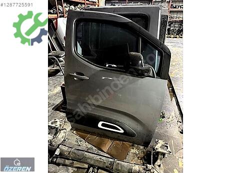 Citroen Berlingo Sağ Ön Kapı çıkma parça