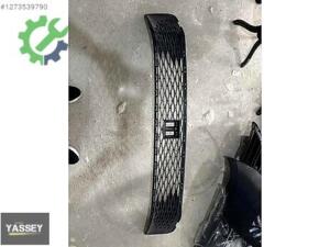 Çıkma Volkswagen Golf Tampon Izgarası