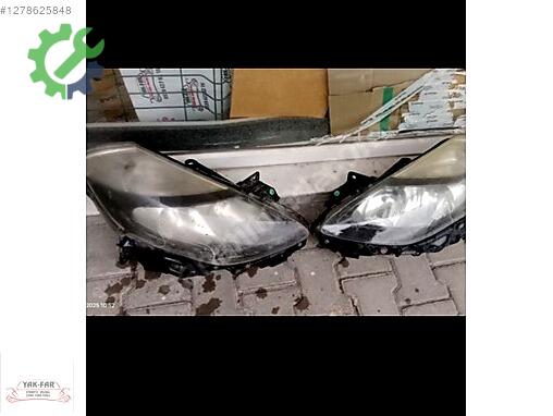 Renault Clio Sağ Ön Far 2008-12 çıkma parça