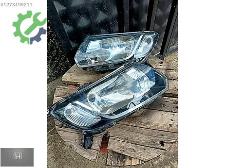 Dacia Sandero Sağ Ön Far çıkma parça