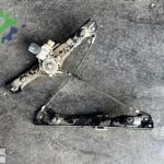 E90 E87 SAĞ ÖN CAM KRİKOSU