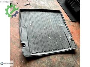 F30 BAGAJ HALISI PLASTİK