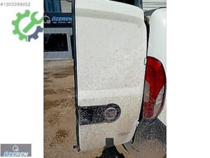 FIAT DOBLO 2017 SOL BAGAJ KAPAĞI ÖZEREN YEDEK PARÇA 05301368927