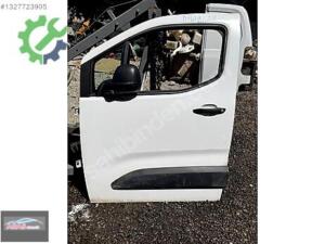 FİAT DOBLO 2023 ORJİNAL SON ÖN KAPI