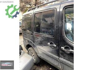 FİAT DOBLO ( 2011 ) SAĞ SÜRGÜLÜ ARKA KAPI ORJINAL ÇIKMA