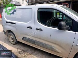 FİAT DOBLO ( 2023 ) SAĞ ARKA SÜRGÜLÜ KAPI ORJINAL ÇIKMA