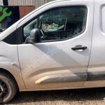 FİAT DOBLO ( 2023 ) SOL ÖN ÇAMURLUK ORJINAL ÇIKMA