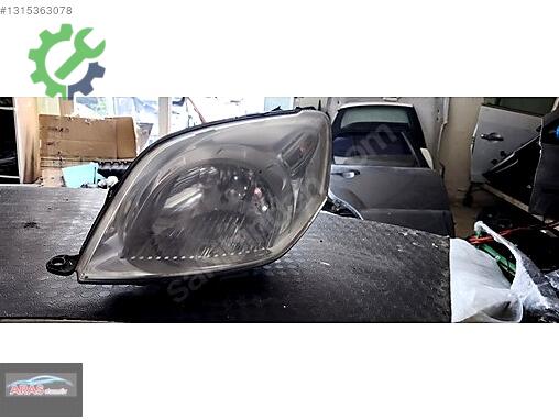Fiat Fiorino Sağ Ön Far çıkma parça