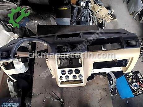 Ford Connect Torpido çıkma parça