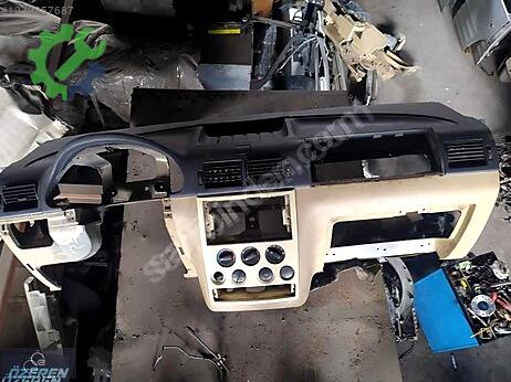 Ford Connect Torpido çıkma parça
