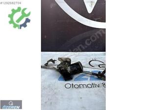 FORD ESCORT 98 ÖN CAM SIECEK MOTORU ÖZEREN YEDEK PARÇA