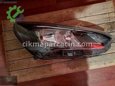 Ford Focus Sağ Ön Far çıkma parça