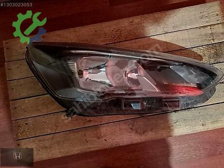 Ford Focus Sağ Ön Far çıkma parça