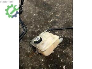 Ford focus mk2.5 yedek su bidonu