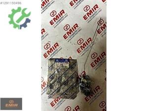 Hyundai H 100 Orijinal Sıfır Sağ Kapı H100-L300