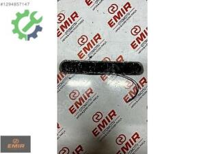 Toyota Hilux Orijinal Sıfır Siyah Tampon Reflektörü 81570-0K080