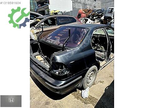 Honda Civic Sağ Arka Çamurluk çıkma parça