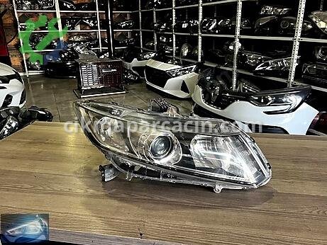 Honda Civic Sağ Ön Far çıkma parça