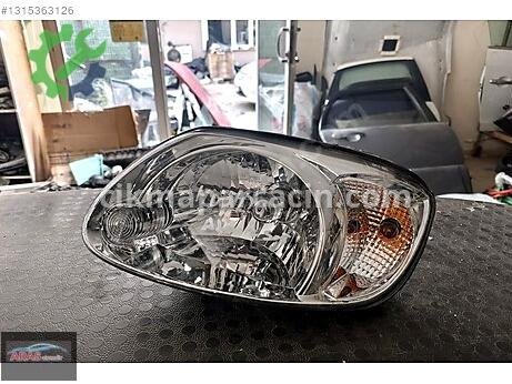 Hyundai Accent Sağ Ön Far çıkma parça