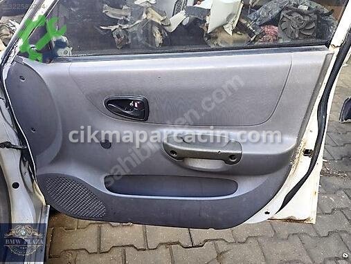Hyundai Accent Sağ Ön Kapı çıkma parça