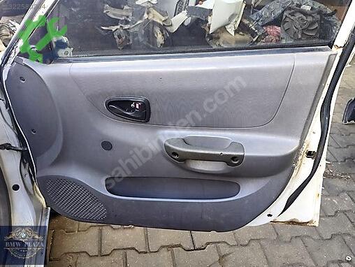 Hyundai Accent Sağ Ön Kapı çıkma parça