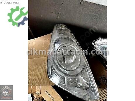 Hyundai H1 Sağ Ön Far çıkma parça