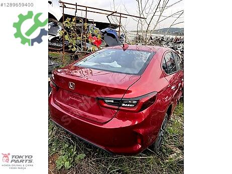 Honda City Arka Çamurluk çıkma parça