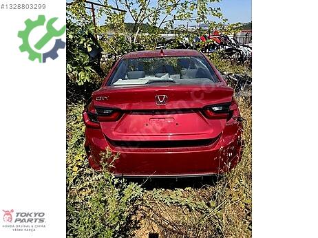 Honda Accord Arka Çamurluk çıkma parça