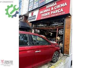 Honda city sağ ön kapı kırmızı hatasız