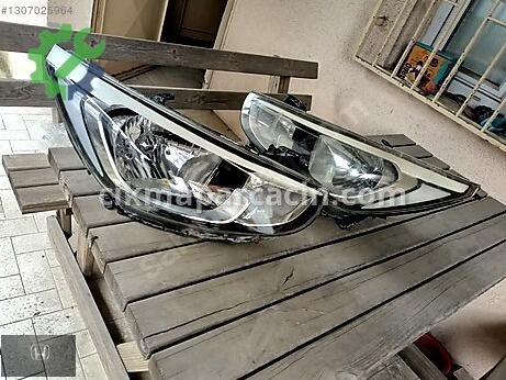 Hyundai Accent Blue Sağ Ön Far çıkma parça