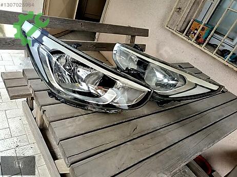 Hyundai Accent Blue Sağ Ön Far çıkma parça