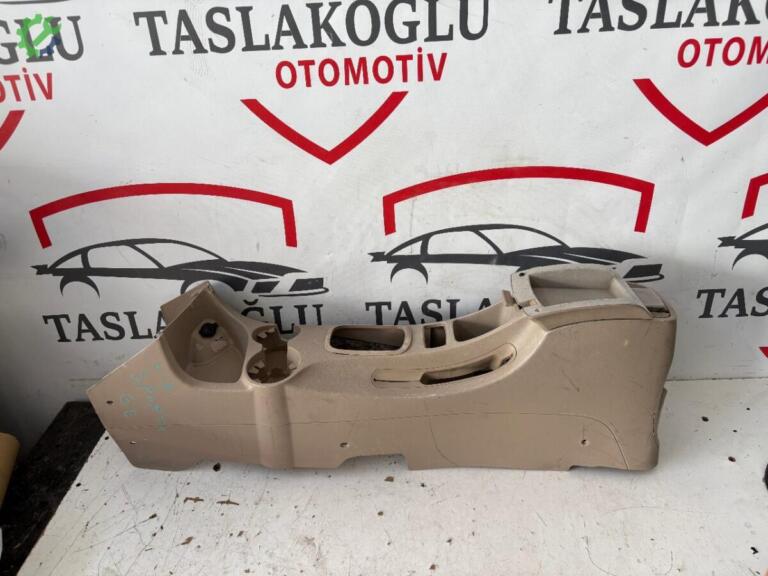 Kia Sportage Orta Konsol çıkma parça